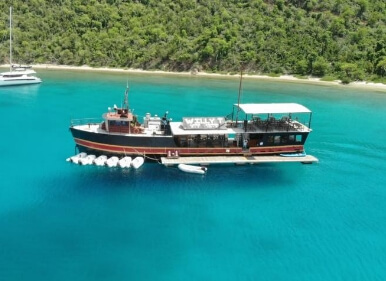 Willy T’s - Floating Pirate Bar Willy T’s - Floating Pirate Bar